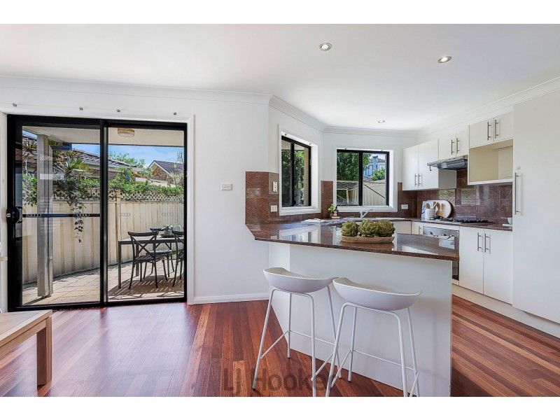 1/18 Geraldton Drive, Redhead NSW 2290