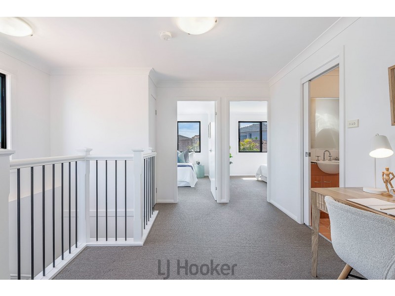 1/18 Geraldton Drive, Redhead NSW 2290