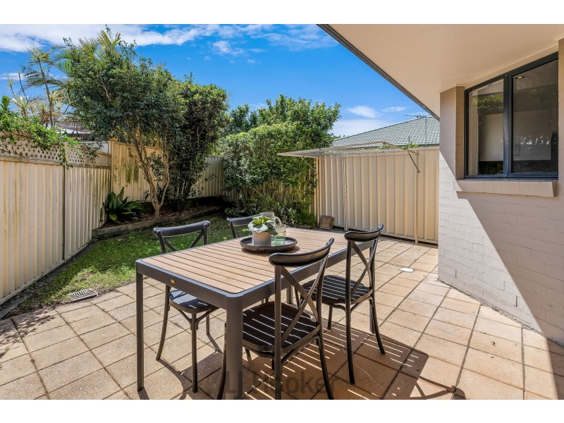 1/18 Geraldton Drive, Redhead NSW 2290