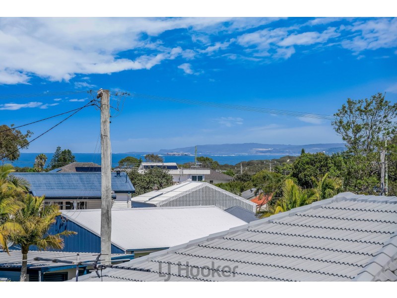 1/18 Geraldton Drive, Redhead NSW 2290