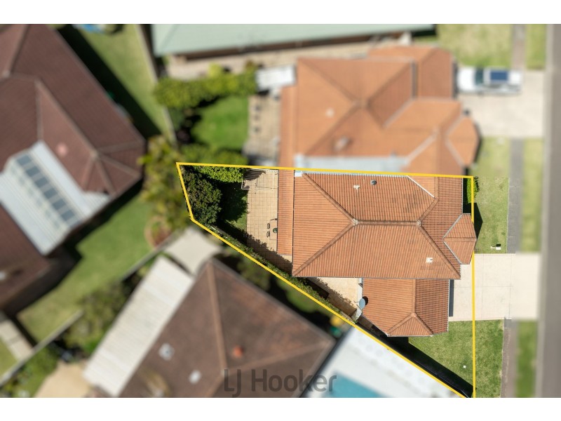 1/18 Geraldton Drive, Redhead NSW 2290