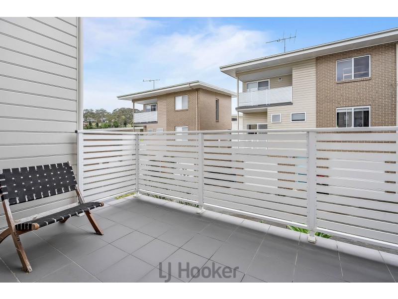 28/4 Langdon Way, Mount Hutton NSW 2290