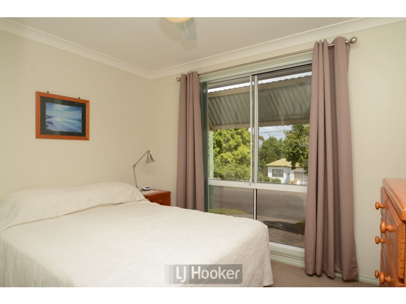 2a Lake Road, Fennell Bay NSW 2283