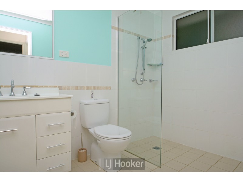 2a Lake Road, Fennell Bay NSW 2283