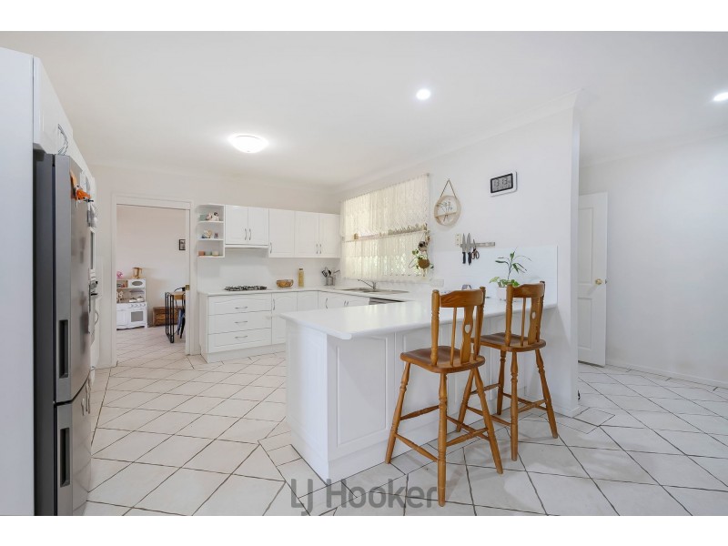 11 Rosebery Avenue, Macquarie Hills NSW 2285