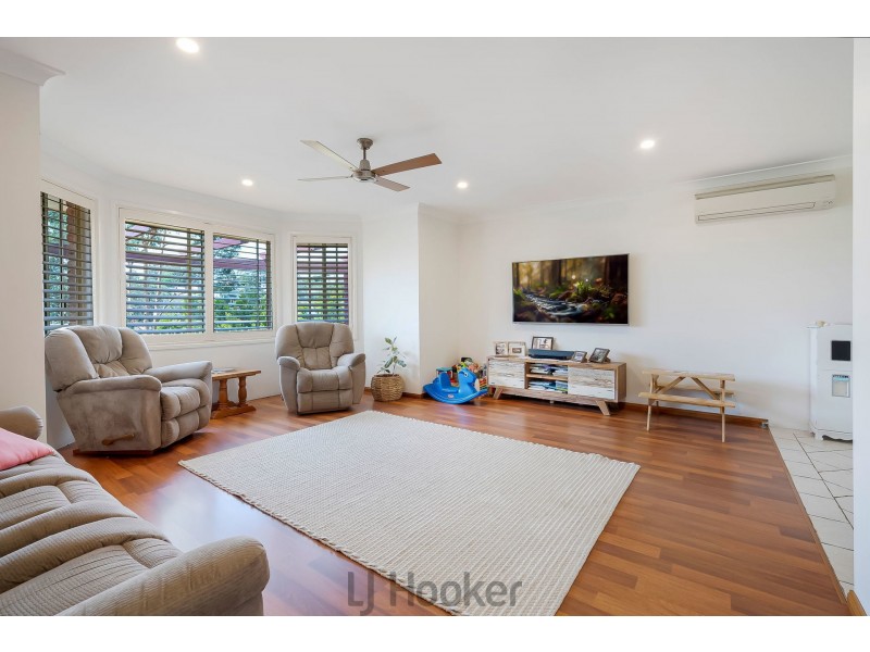 11 Rosebery Avenue, Macquarie Hills NSW 2285