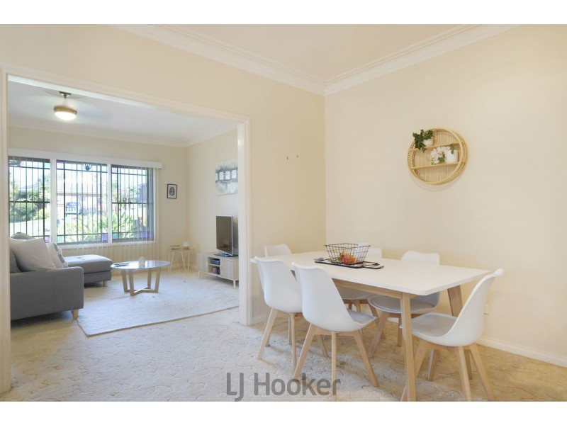 8 Herd Street, Mount Hutton NSW 2290