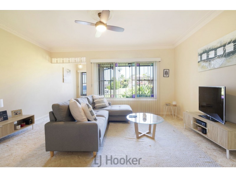 8 Herd Street, Mount Hutton NSW 2290