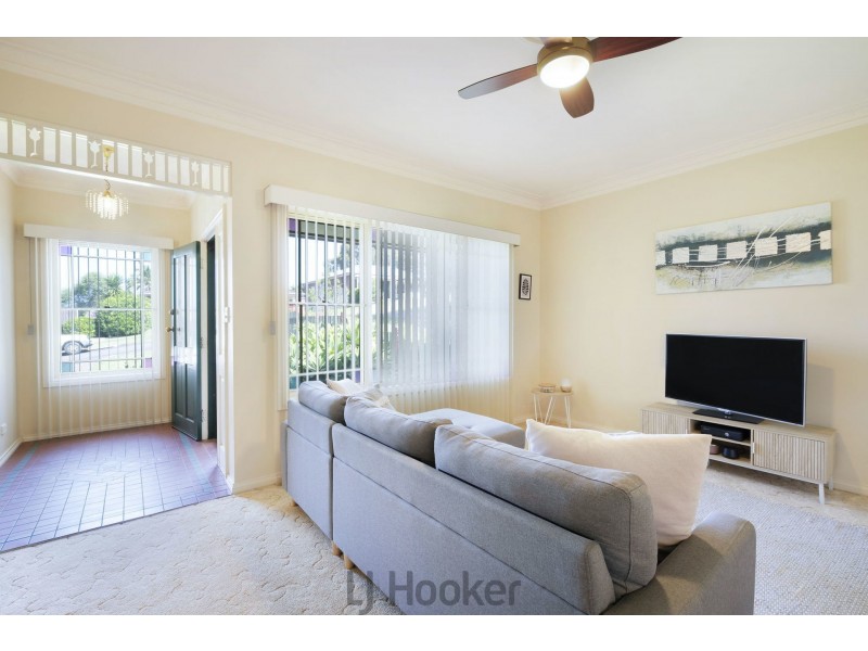 8 Herd Street, Mount Hutton NSW 2290
