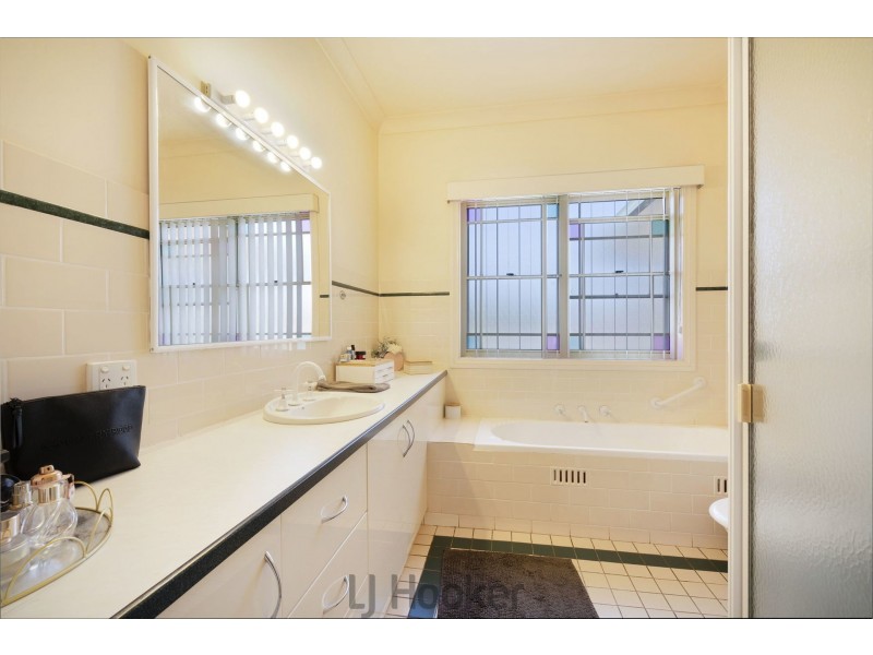 8 Herd Street, Mount Hutton NSW 2290