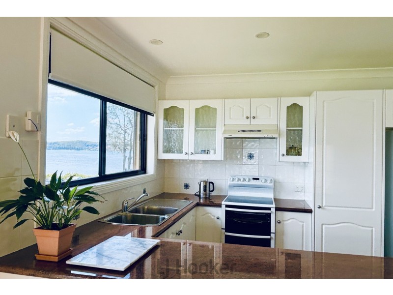 22 Paley Crescent, Belmont South NSW 2280