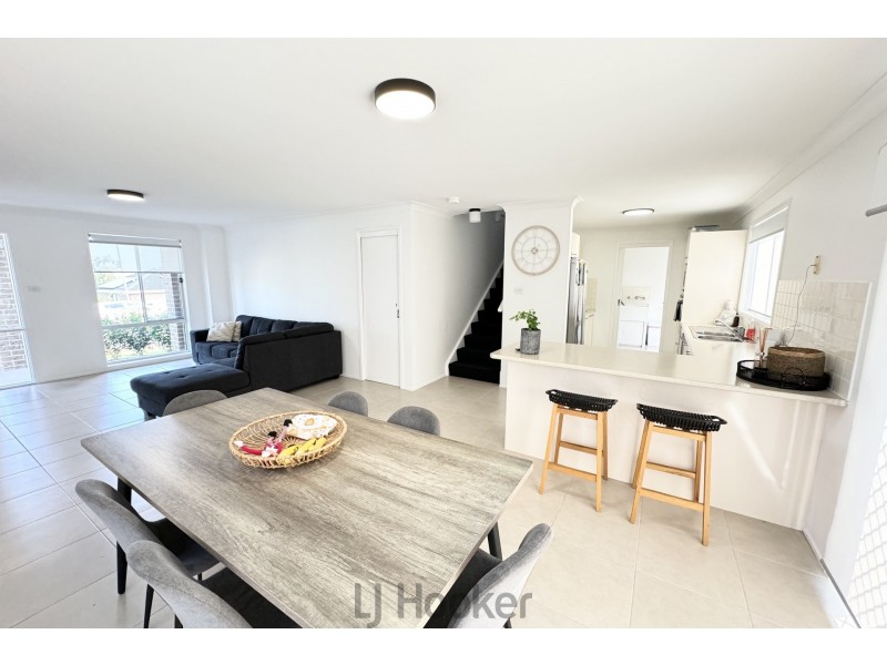11 Melody Lane, Mount Hutton NSW 2290