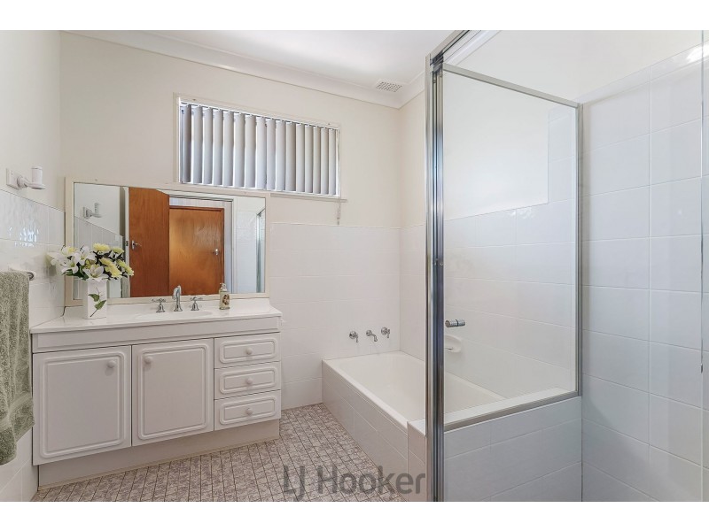 1 Jesson Parade, Warners Bay NSW 2282