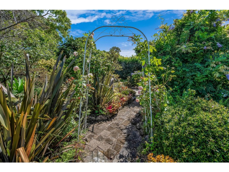 1 Jesson Parade, Warners Bay NSW 2282
