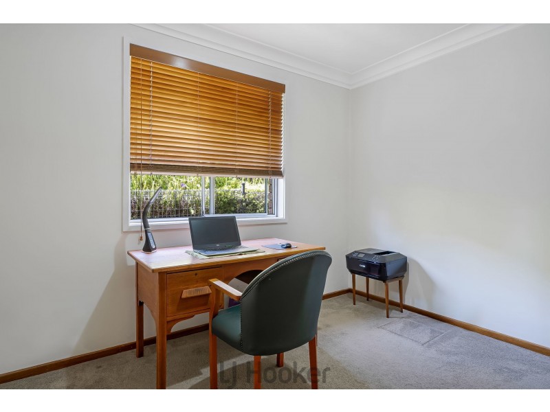 8 Haig Street, Belmont NSW 2280