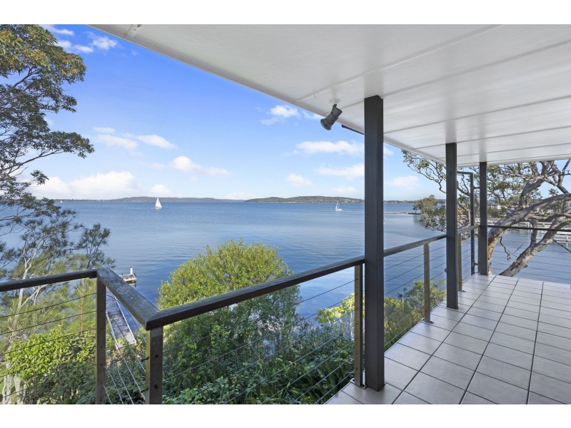 374 Skye Point Road, Coal Point NSW 2283