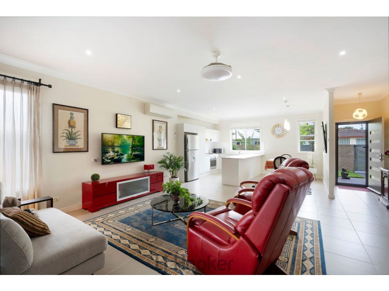 1/37 Walker Street, Warners Bay NSW 2282