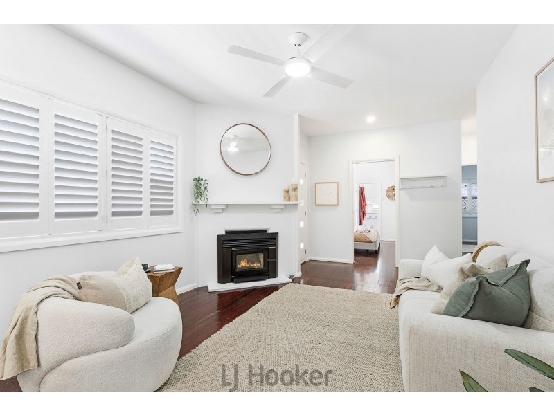 24 Albert Street, Belmont NSW 2280