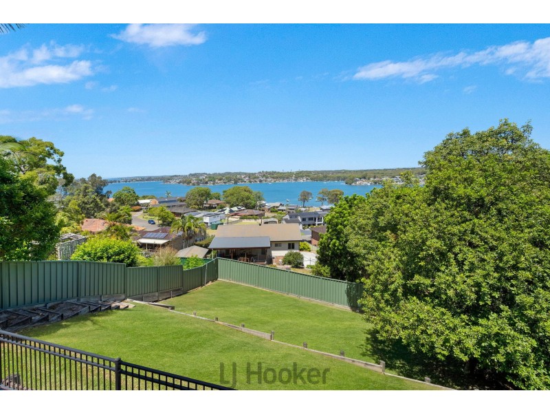 40 Sunlight Parade, Fishing Point NSW 2283