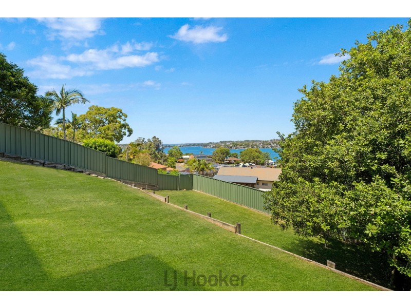 40 Sunlight Parade, Fishing Point NSW 2283