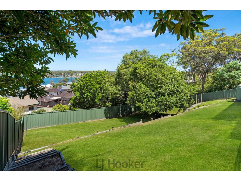 40 Sunlight Parade, Fishing Point NSW 2283