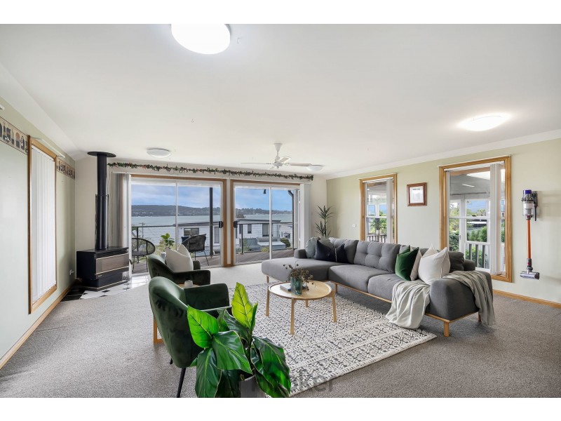 8 Berkeley Street, Speers Point NSW 2284