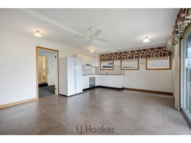 8a Berkeley Street, Speers Point NSW 2284