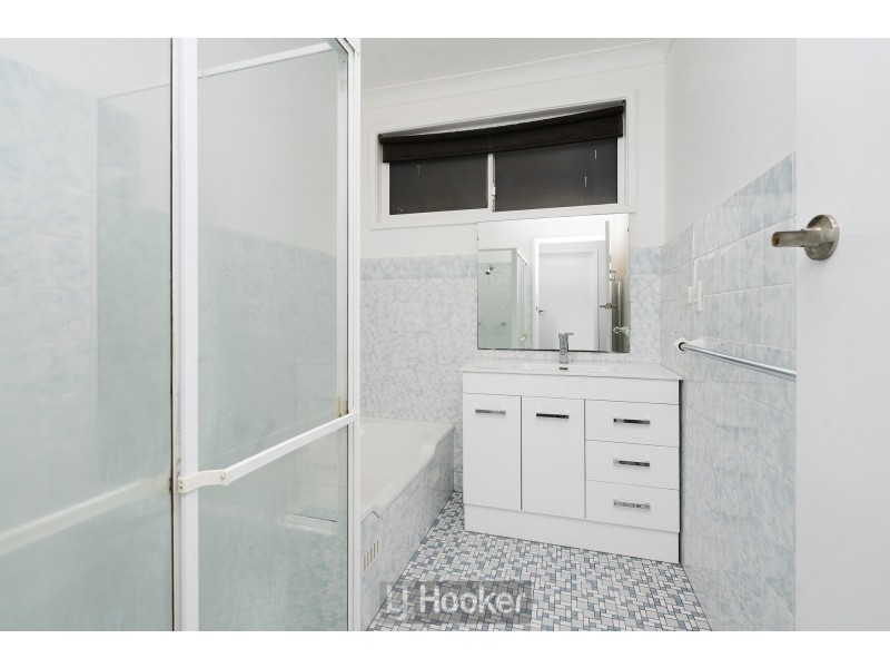 2 Bucklee Crescent, Warners Bay NSW 2282