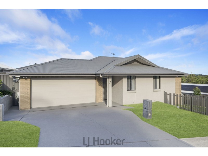 7 Bowline Street, Teralba NSW 2284