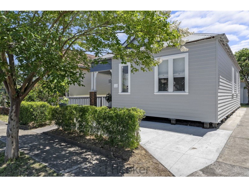 3 Albion Street, Mayfield East NSW 2304