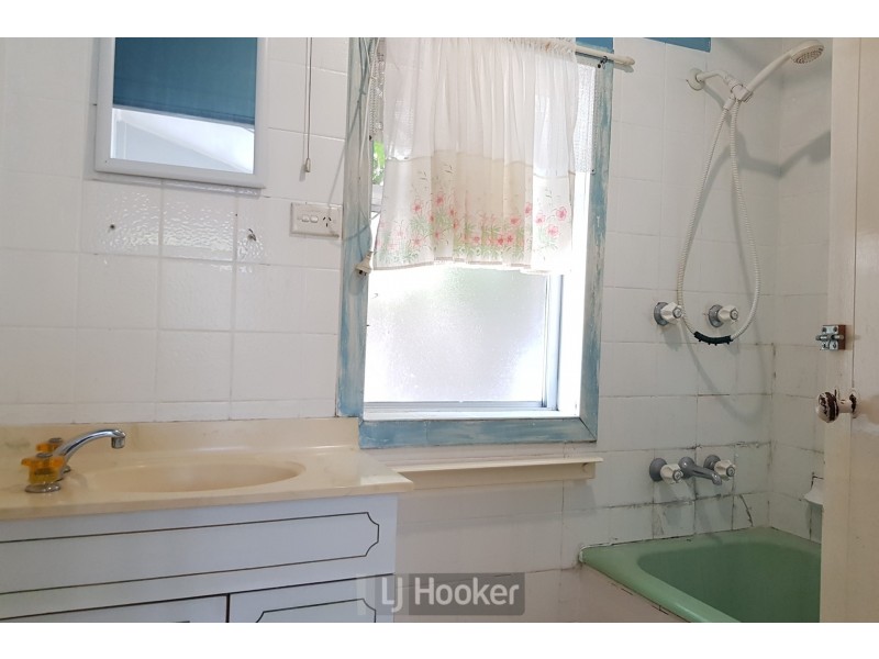 4 Anzac Parade, Toronto NSW 2283