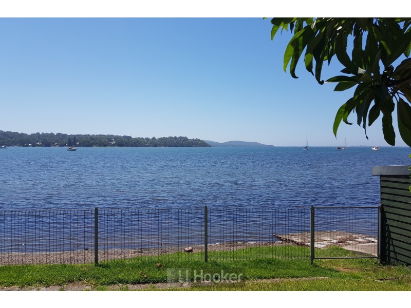 4 Anzac Parade, Toronto NSW 2283