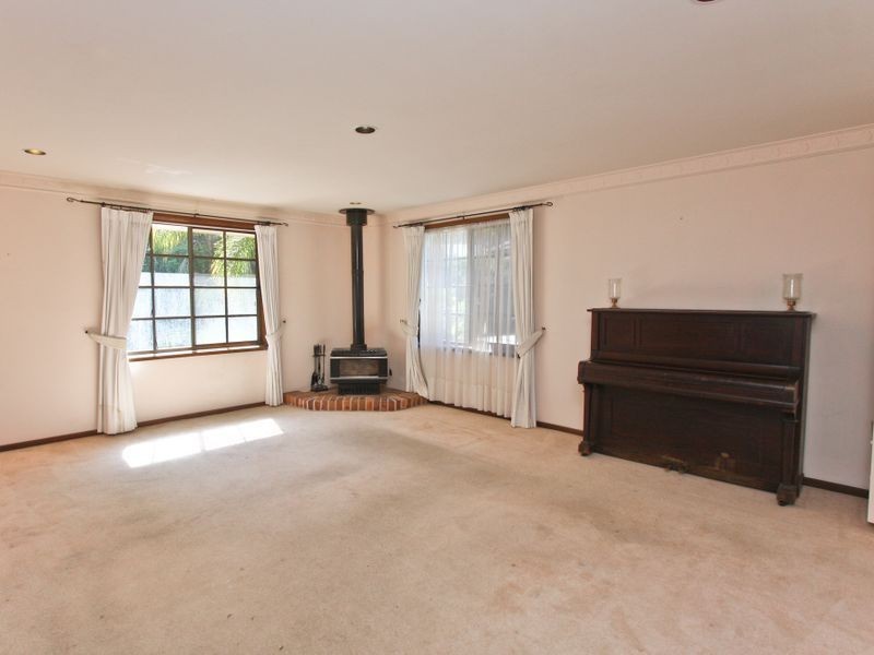 25 Yerambla Close, Eleebana NSW 2282