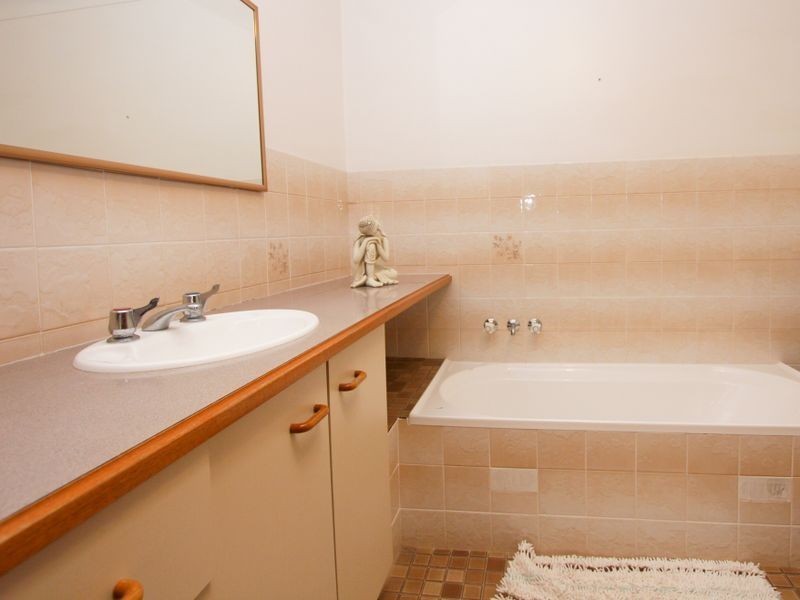 8/44 Linden Avenue, Eleebana NSW 2282