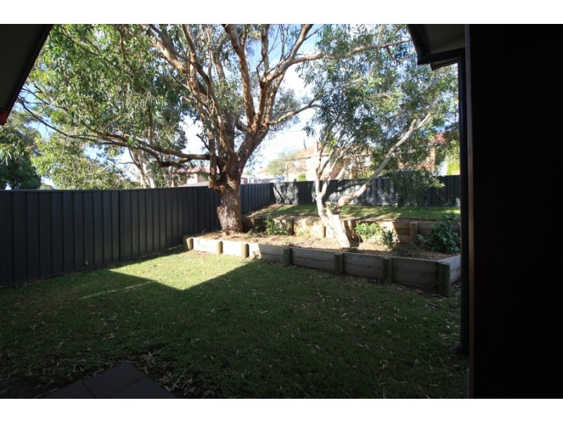 1/37 Hutchinson Street, Redhead NSW 2290