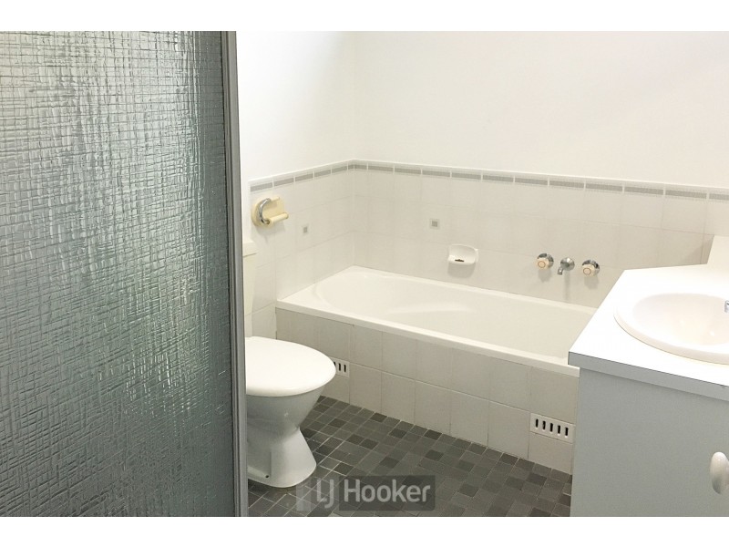 2/23 Sunderland Street, Mayfield NSW 2304