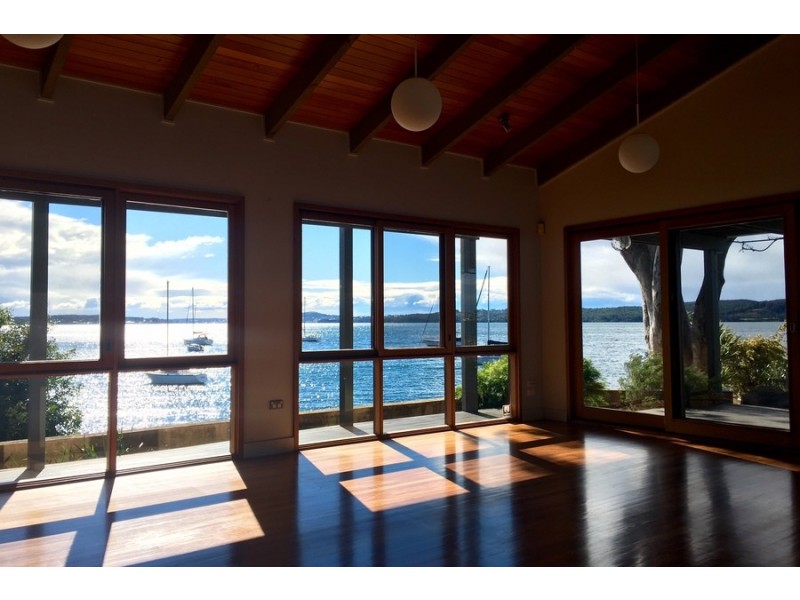 270 Skye Point Road, Coal Point NSW 2283