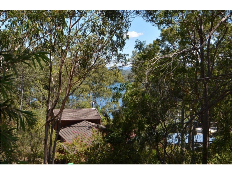 50 Coal Point Road, Coal Point NSW 2283