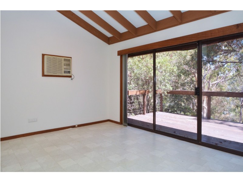 50 Coal Point Road, Coal Point NSW 2283