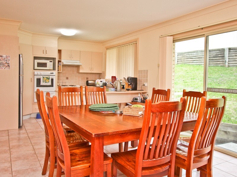 1 Chardonnay Court, Eleebana NSW 2282