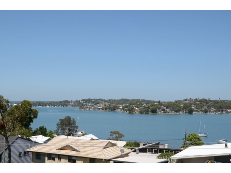 75 Alkrington Avenue, Fishing Point NSW 2283