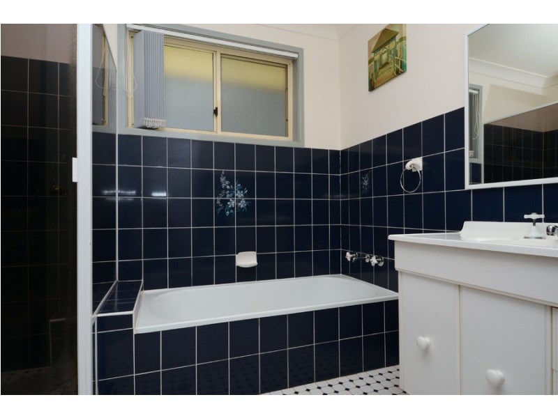 75 Alkrington Avenue, Fishing Point NSW 2283