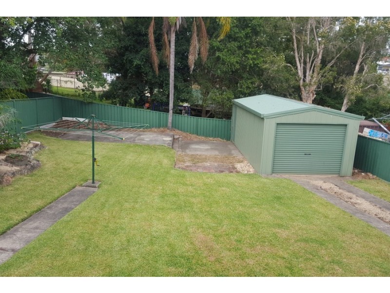 4 Macquarie Road, Fennell Bay NSW 2283