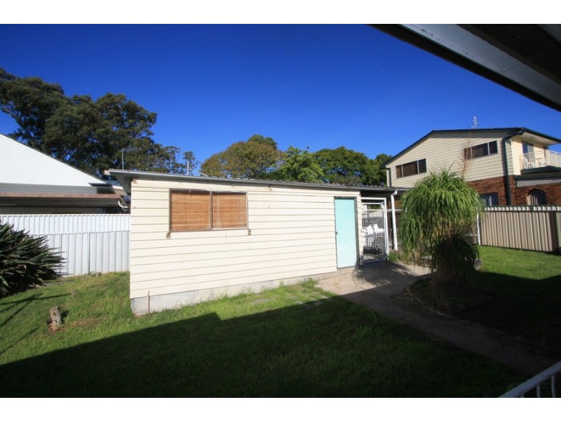 6 Ottys Lane, Fennell Bay NSW 2283