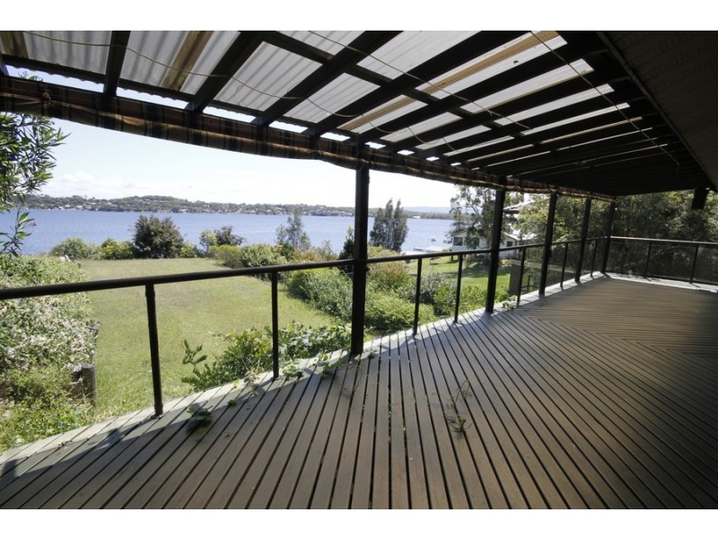 341 Coal Point Road, Coal Point NSW 2283