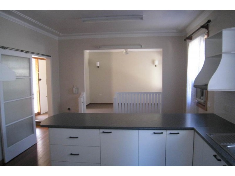 28 Jonathan Street, Warners Bay NSW 2282