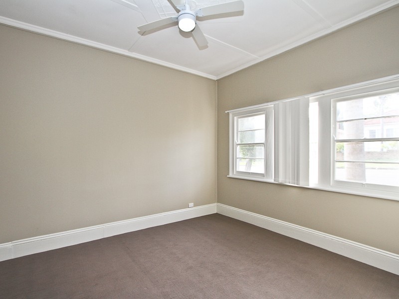 28 Evans Street, Belmont NSW 2280