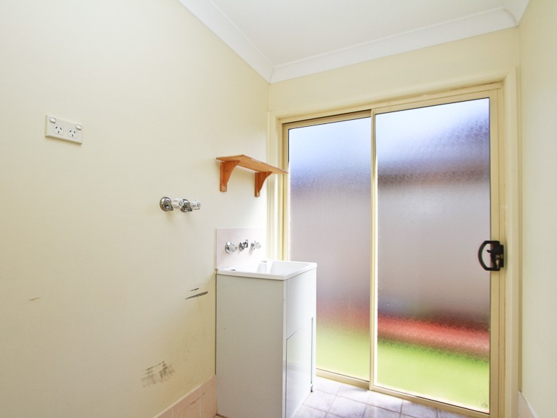 4 Whipbird Way, Belmont NSW 2280