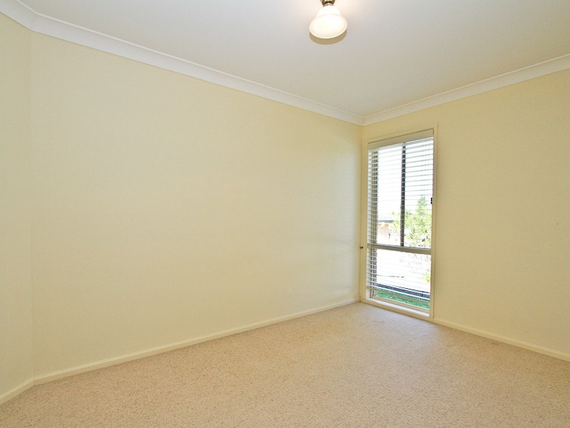 4 Whipbird Way, Belmont NSW 2280