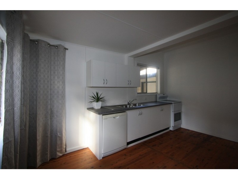 13 Warners Bay Road, Warners Bay NSW 2282